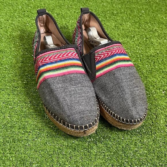 Women’s Inkkas Slip Ons SZ 8 Southwest Aztec Pattern Espadrille EUC summertime - Picture 4 of 8